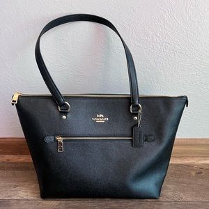 Coach Gallery Tote (Leather)